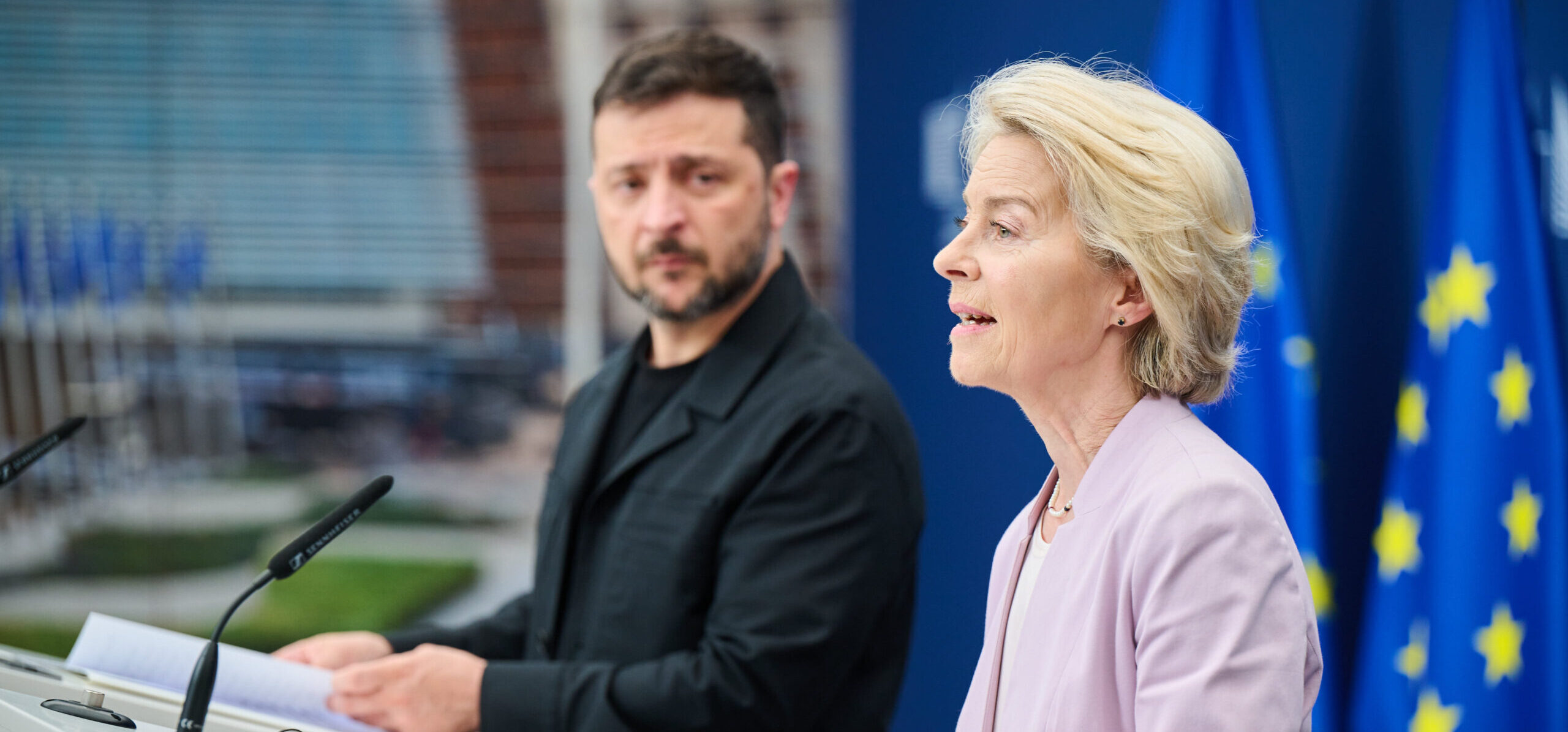 Volodymyr Zelensky en Ursula von der Leyen.