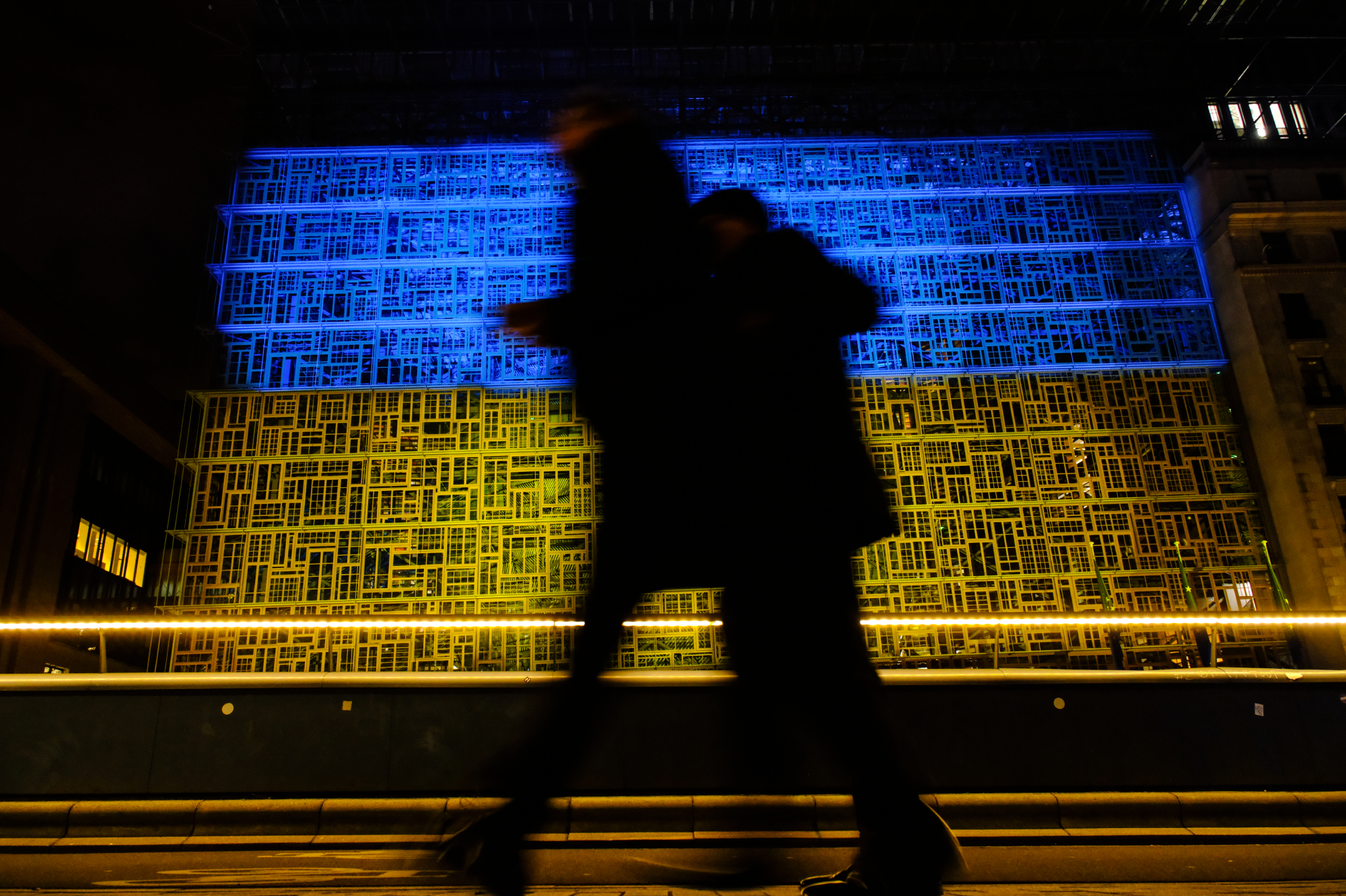 Oekraïense vlag op gebouw Europese Raad.