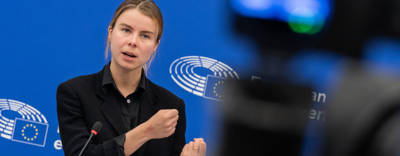 Fundamentele rechten in de EU gepresenteerd op persconferentie door Anna Strolenberg.