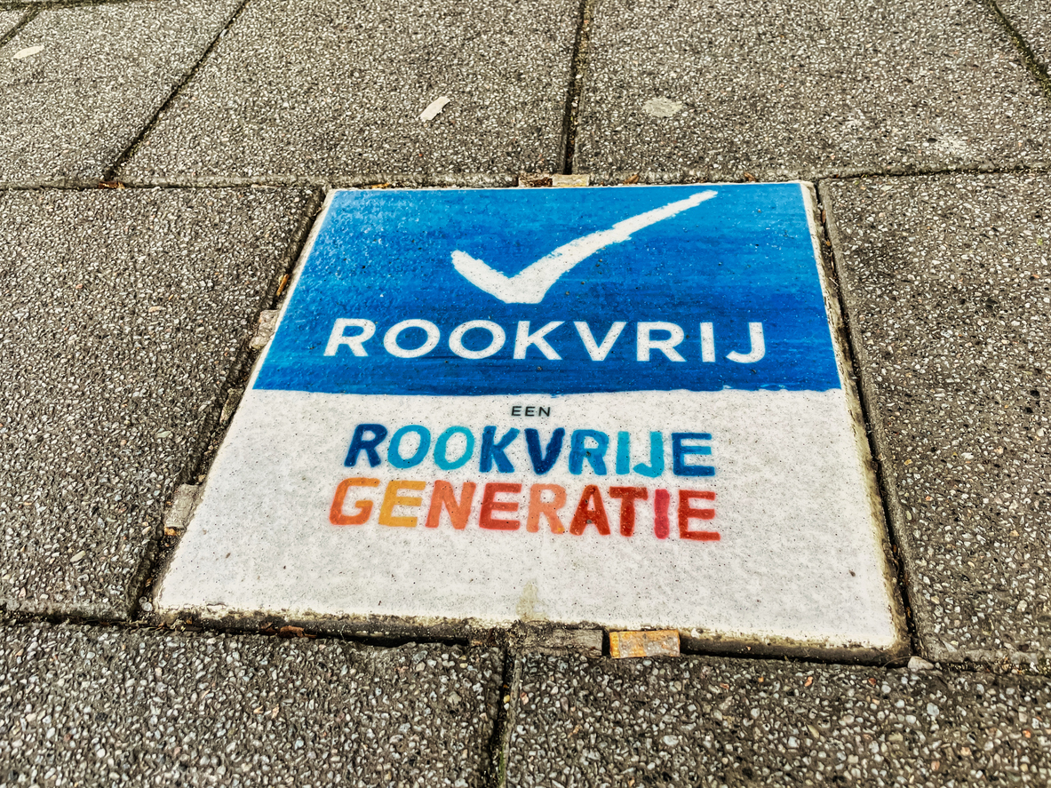 Rookvrije generatie stoeptegel.