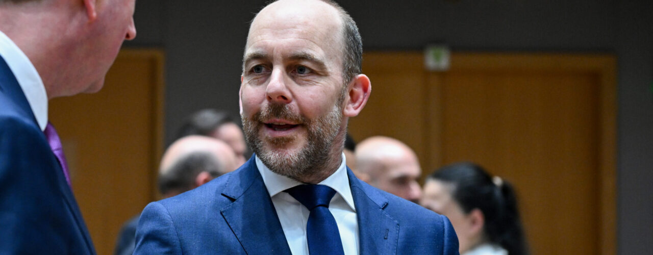 Terugkeerhubs, Van den Brink praat erover in Europa.